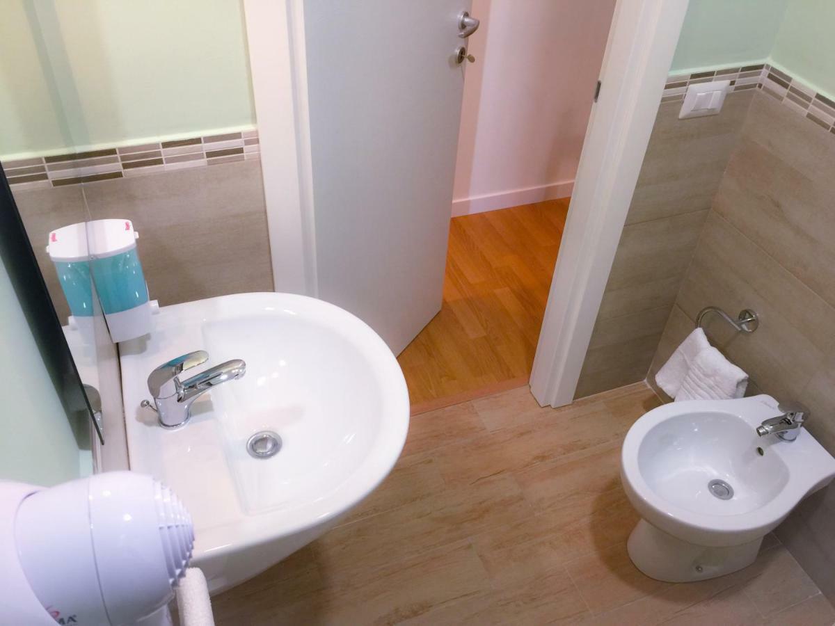 B&B Policlinico Gaspare Rodolico カターニア エクステリア 写真